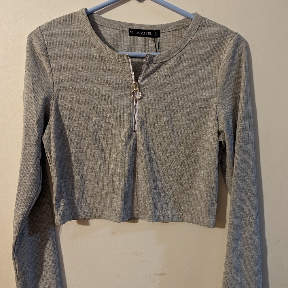 Long sleeve crop top